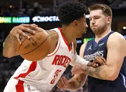 包含分区决赛战况：达拉斯独行侠防线稳固，阿森纳进攻受阻，斯瓦泰克成最佳的词条